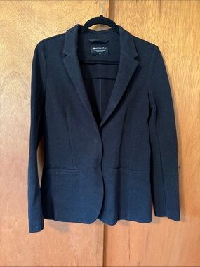 Athleta fitted stretchy black wool blazer - Size 10